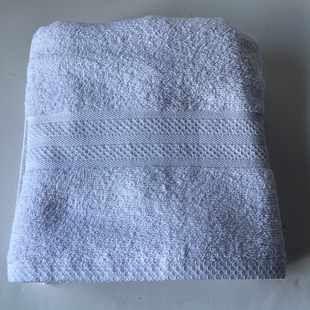 Sunham White Towel Bath Towel 53” x 27” New